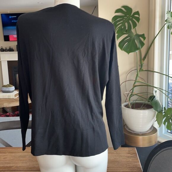 Akris punto 6 nwot studded v neck merino wool black sweater - Picture 8 of 15